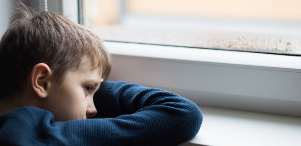 ПТСР у детей и подростков: причины и факторы риска посттравматического стрессового расстройства